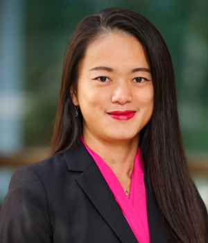 Zhang_Helen headshot